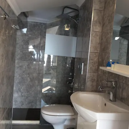 Ema Hotel