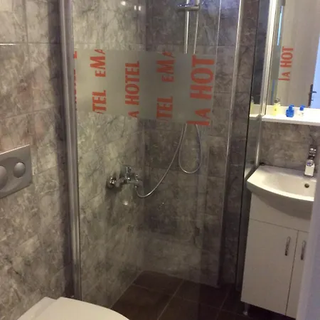 Hotel Ema 2*