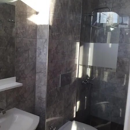 Hotel Ema 2*